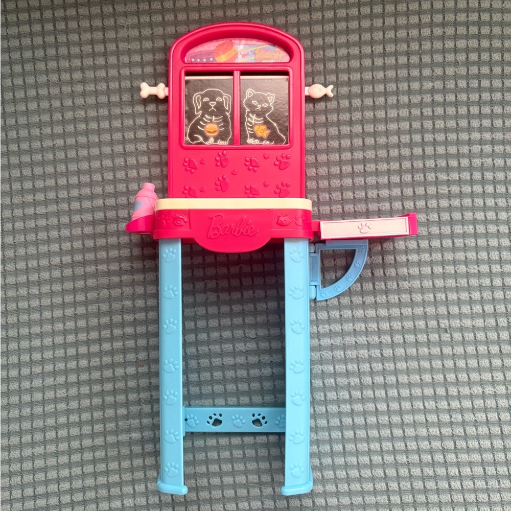 BARBIE CAREERS PET VET Life In The Dreamhouse doctor furniture dog cat x-ray med